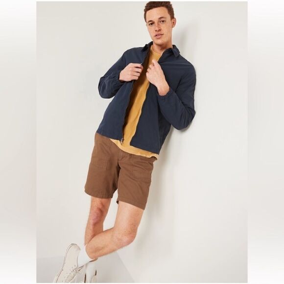 Old Navy Lived-In Straight Cargo Khaki Shorts NEW Size 31 - Picture 1 of 8